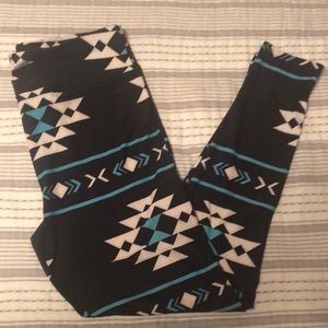 LulaRoe Tall and Curvy Leggings